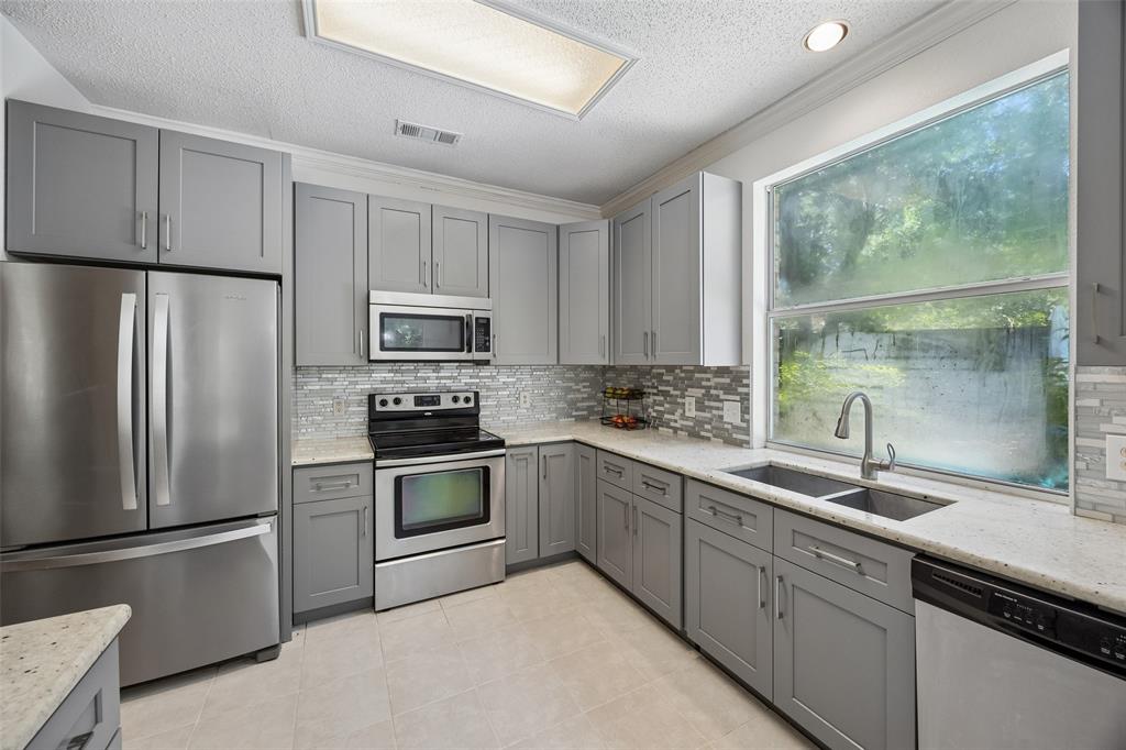 2401 Pinehurst Court