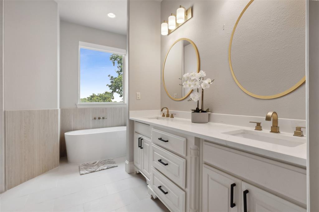 Ll Jesters Smu Heights Rev Place - Residential