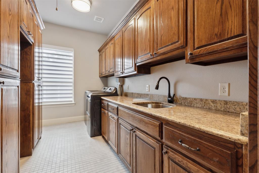 Ll Jesters Smu Heights Rev Place - Residential