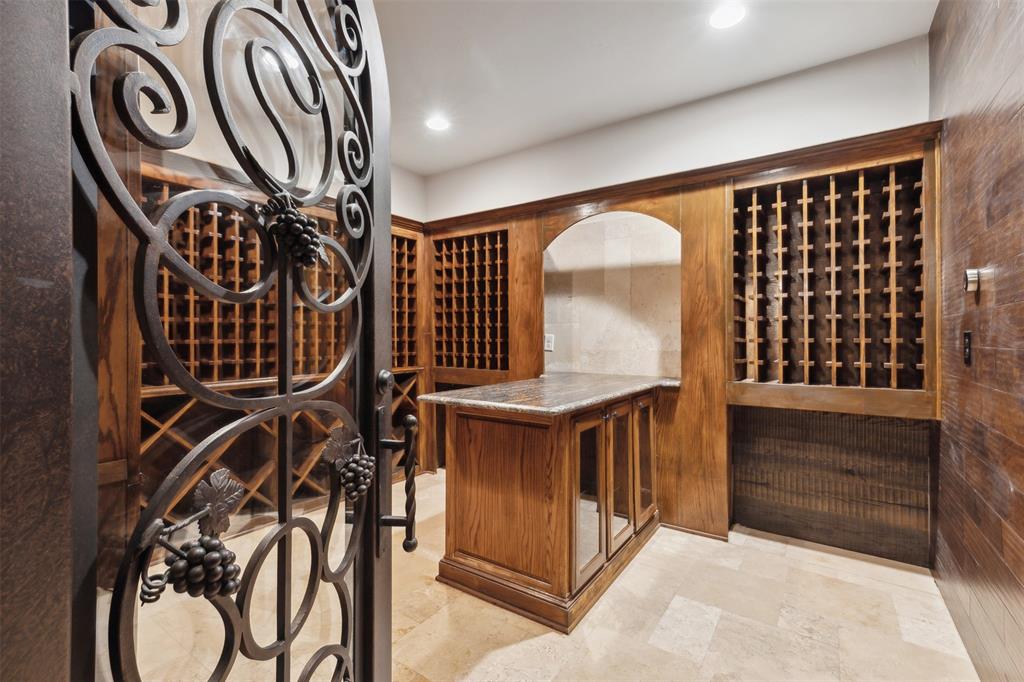 Ll Jesters Smu Heights Rev Place - Residential