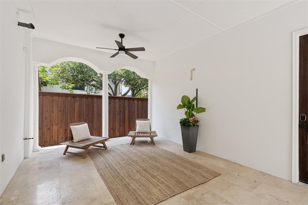 Ll Jesters Smu Heights Rev Place - Residential