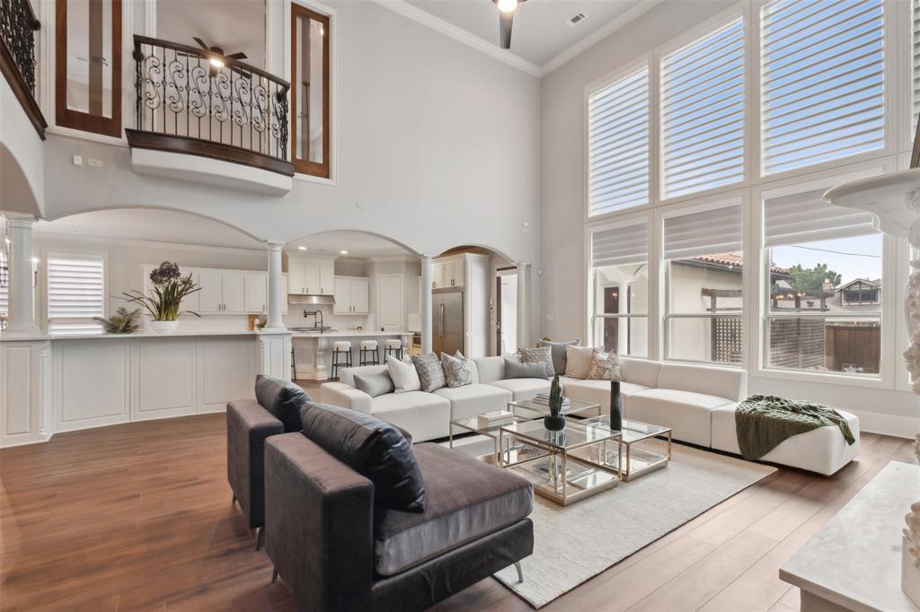 Ll Jesters Smu Heights Rev Place - Residential