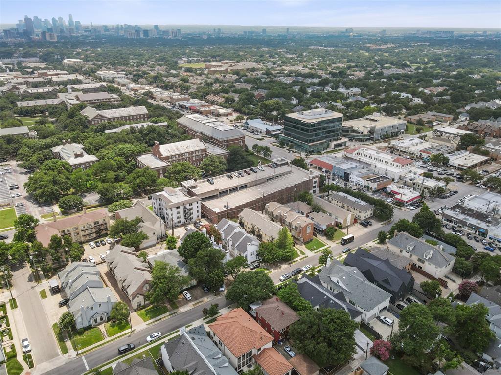 Ll Jesters Smu Heights Rev Place - Residential