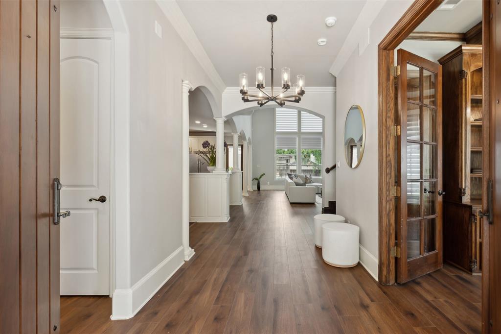 Ll Jesters Smu Heights Rev Place - Residential