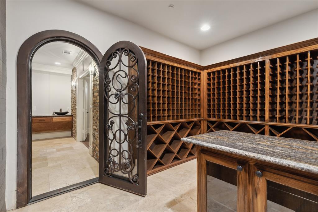 Ll Jesters Smu Heights Rev Place - Residential