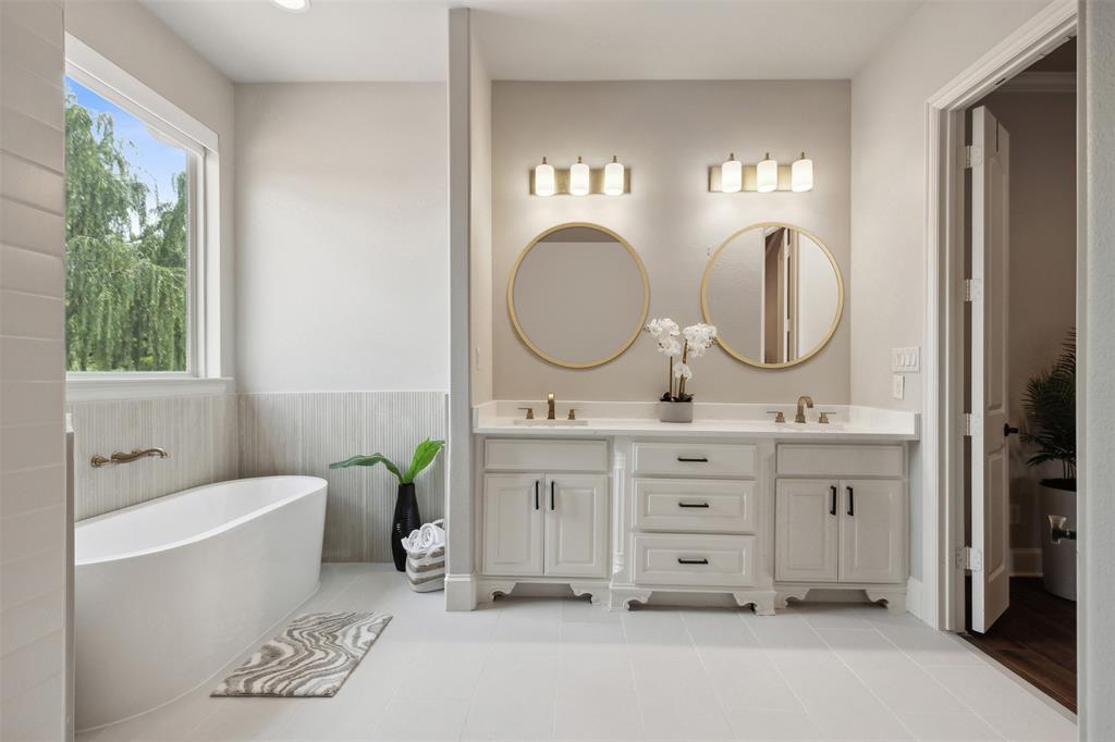 Ll Jesters Smu Heights Rev Place - Residential