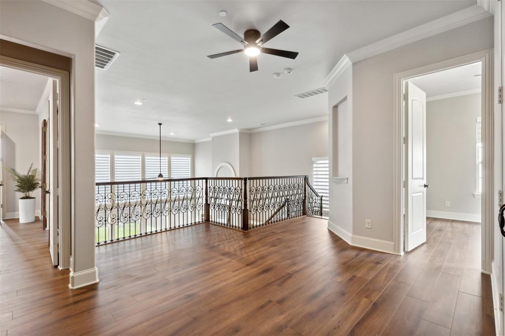 Ll Jesters Smu Heights Rev Place - Residential