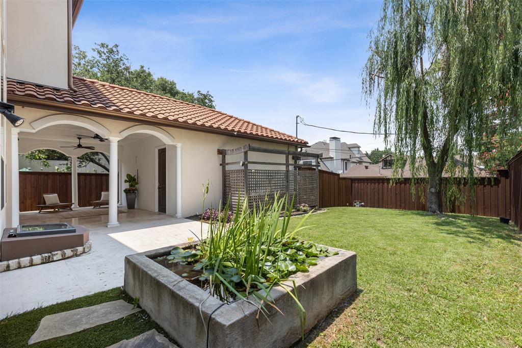 Ll Jesters Smu Heights Rev Place - Residential