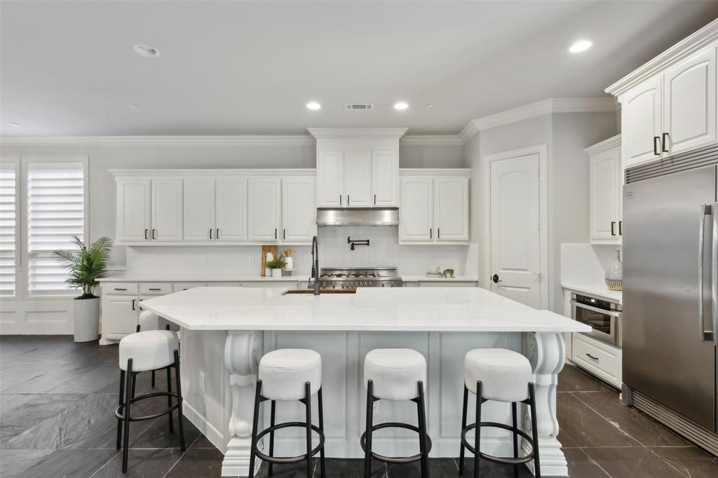 Ll Jesters Smu Heights Rev Place - Residential