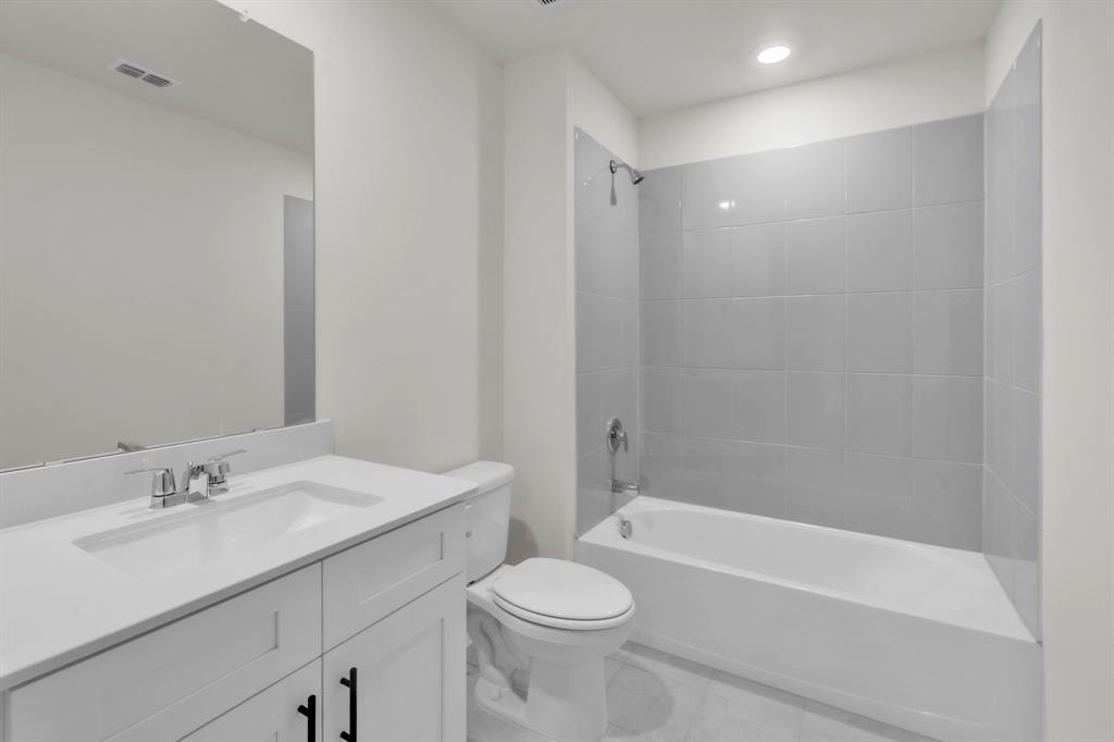 The Landing at Hidden Lakes - Residential