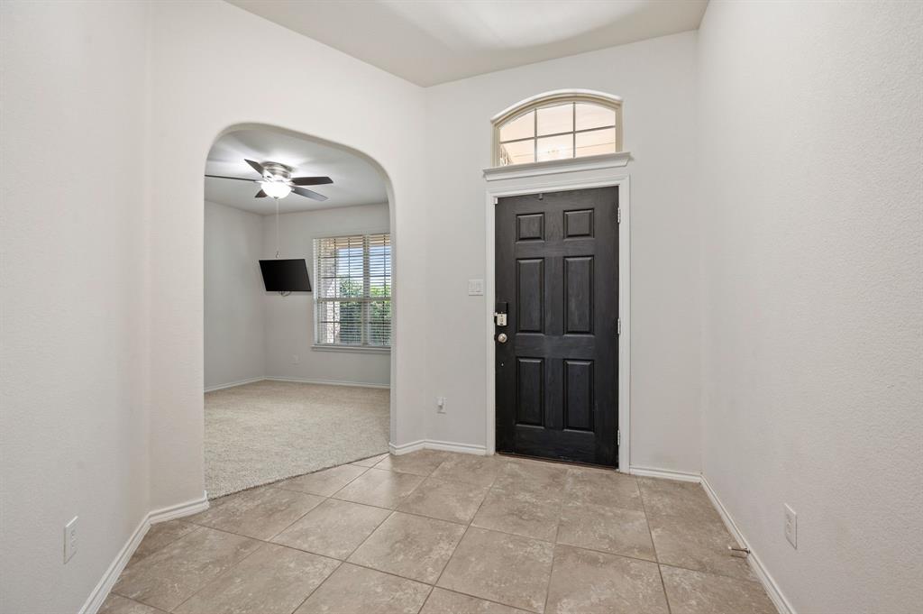 Fort Worth, Texas 76052, United States, 3 Bedrooms Bedrooms, ,2 BathroomsBathrooms,Residential,Pending,117178