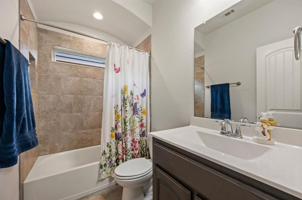 Fort Worth, Texas 76052, United States, 3 Bedrooms Bedrooms, ,2 BathroomsBathrooms,Residential,Pending,117178