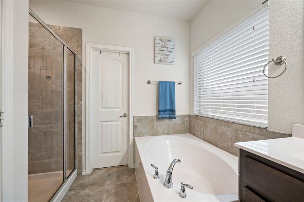 Fort Worth, Texas 76052, United States, 3 Bedrooms Bedrooms, ,2 BathroomsBathrooms,Residential,Pending,117178