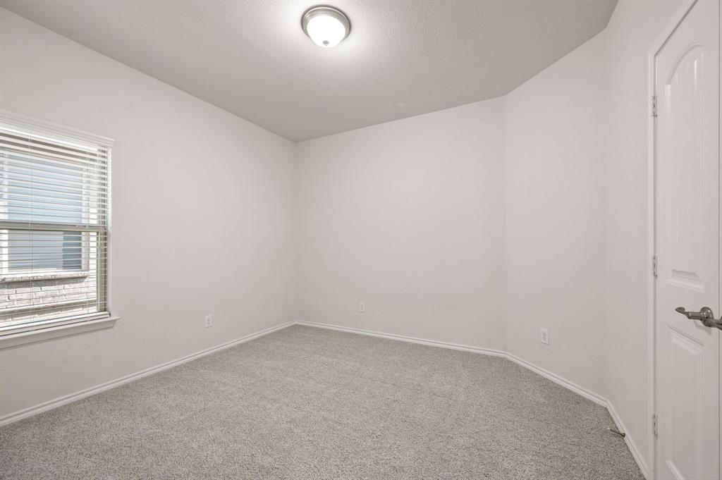 Fort Worth, Texas 76052, United States, 3 Bedrooms Bedrooms, ,2 BathroomsBathrooms,Residential,Pending,117178