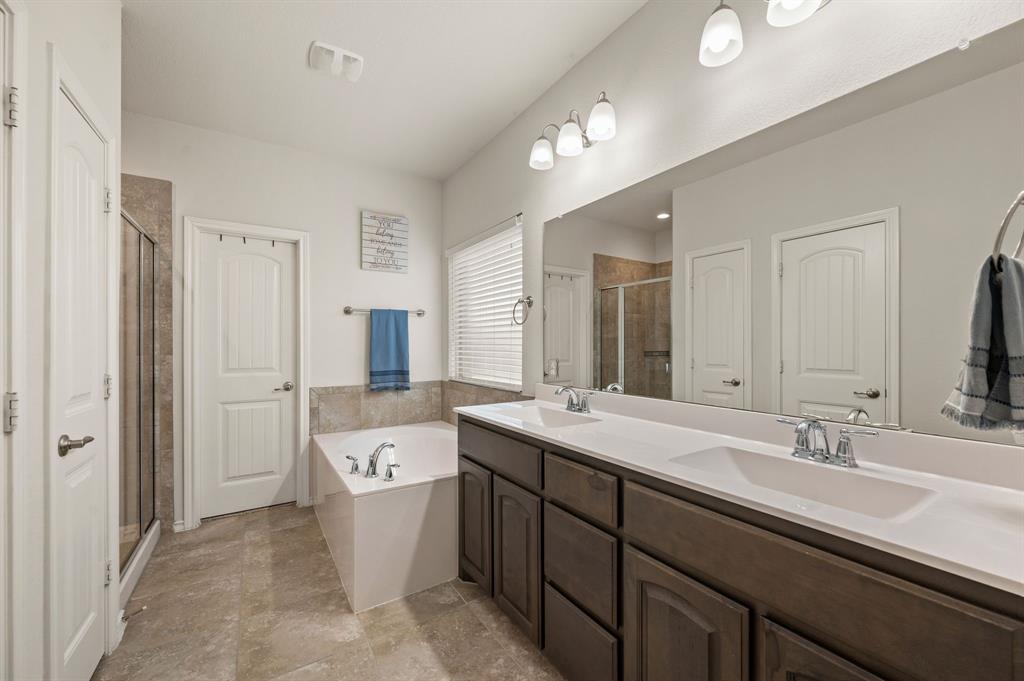 Fort Worth, Texas 76052, United States, 3 Bedrooms Bedrooms, ,2 BathroomsBathrooms,Residential,Pending,117178