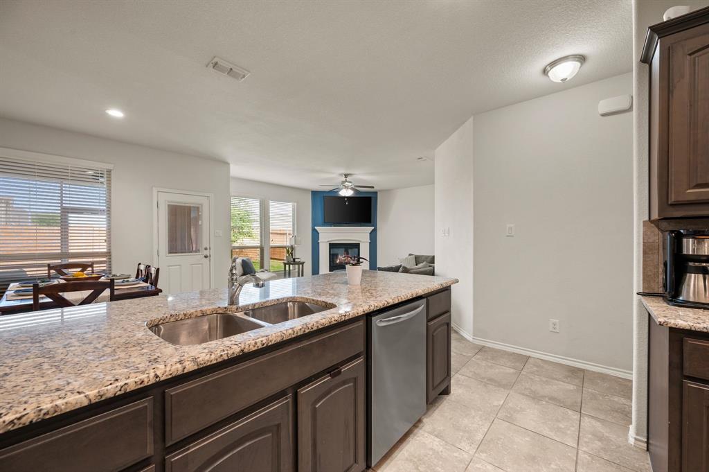 Fort Worth, Texas 76052, United States, 3 Bedrooms Bedrooms, ,2 BathroomsBathrooms,Residential,Pending,117178