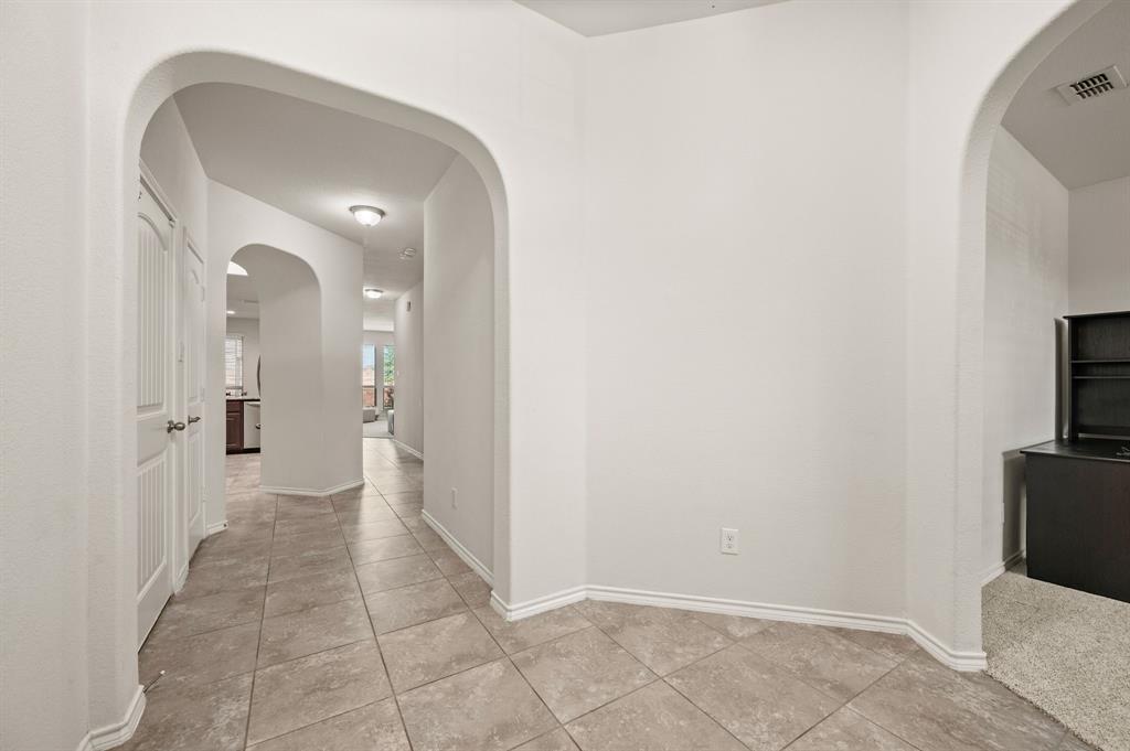 Fort Worth, Texas 76052, United States, 3 Bedrooms Bedrooms, ,2 BathroomsBathrooms,Residential,Pending,117178