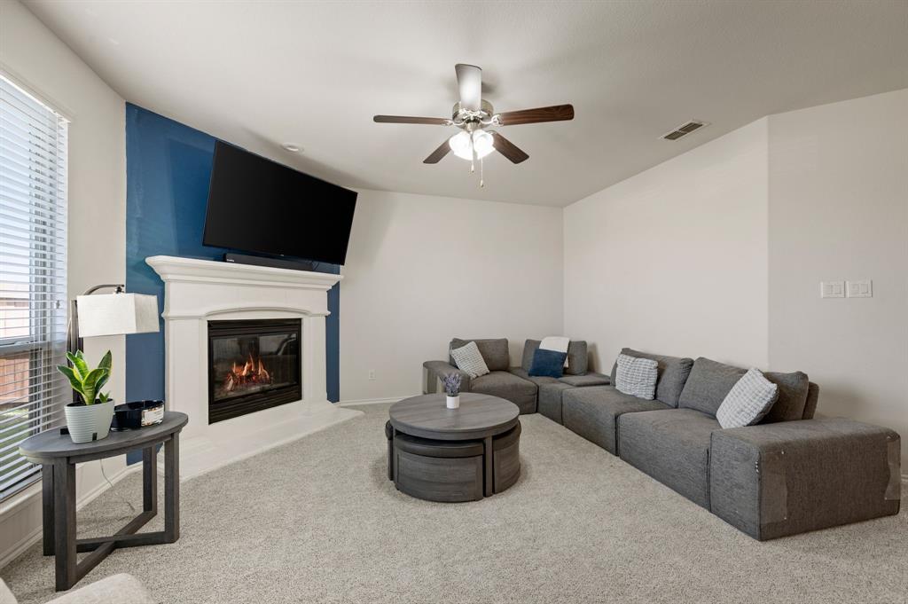 Fort Worth, Texas 76052, United States, 3 Bedrooms Bedrooms, ,2 BathroomsBathrooms,Residential,Pending,117178