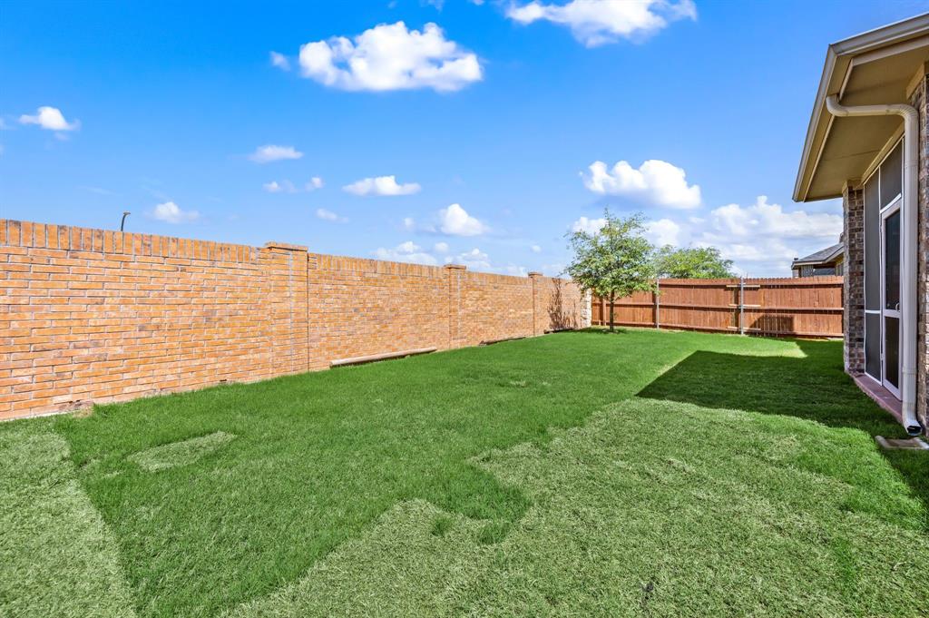Fort Worth, Texas 76052, United States, 3 Bedrooms Bedrooms, ,2 BathroomsBathrooms,Residential,Pending,117178