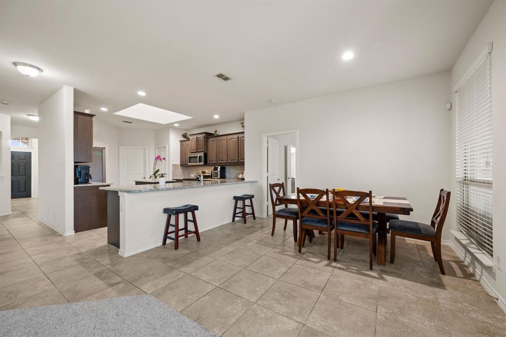 Fort Worth, Texas 76052, United States, 3 Bedrooms Bedrooms, ,2 BathroomsBathrooms,Residential,Pending,117178