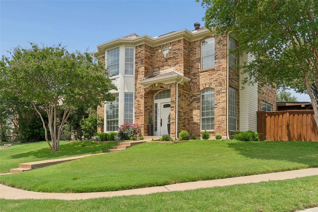 672 Raintree Circle