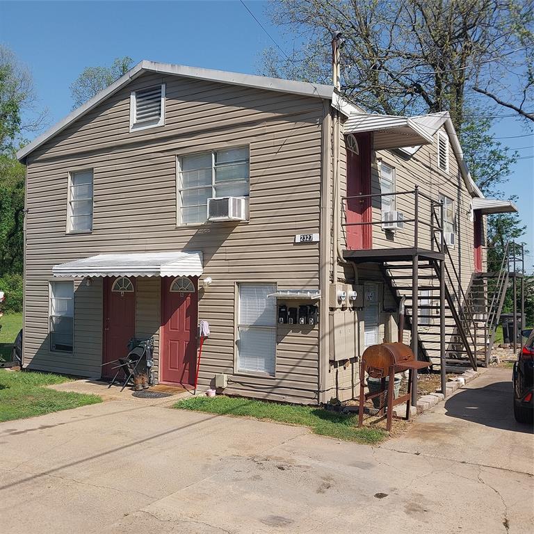 2327 Walnut Street
