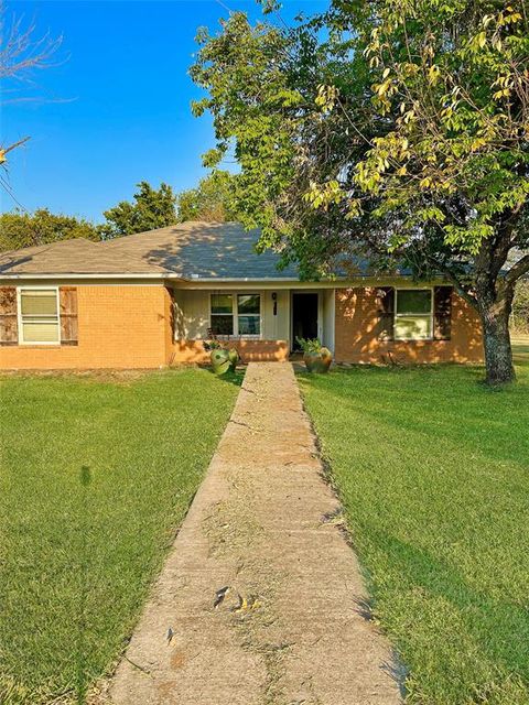 A home in Krum