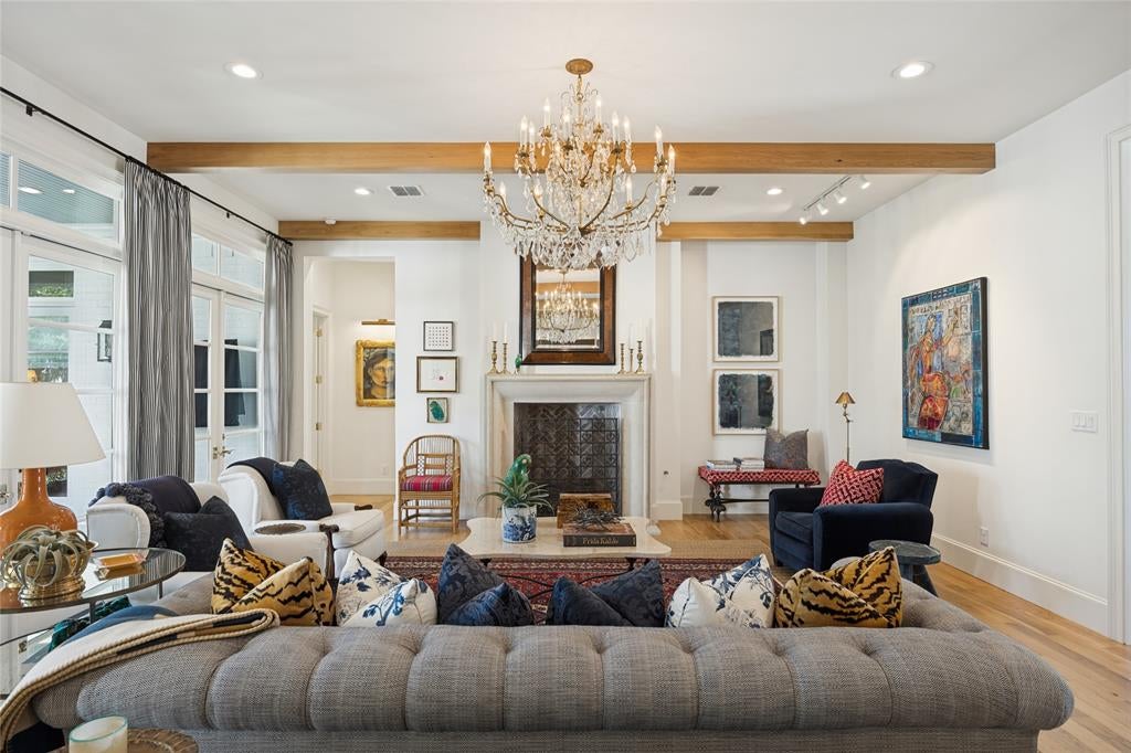 6009 Westcoat Drive