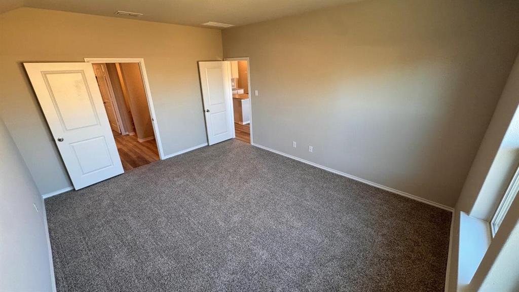 524 CRESTRIDGE Drive N