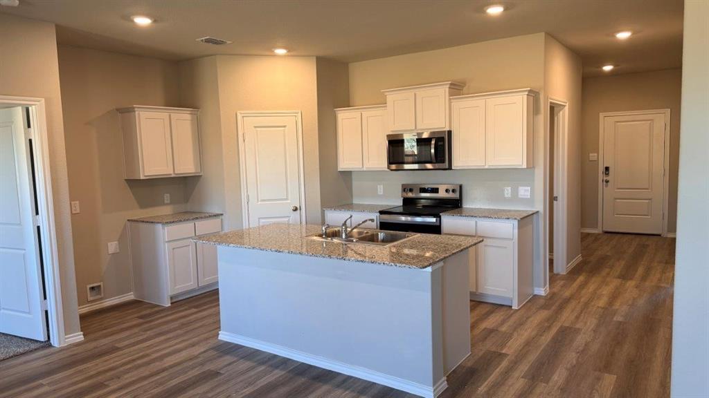 524 CRESTRIDGE Drive N