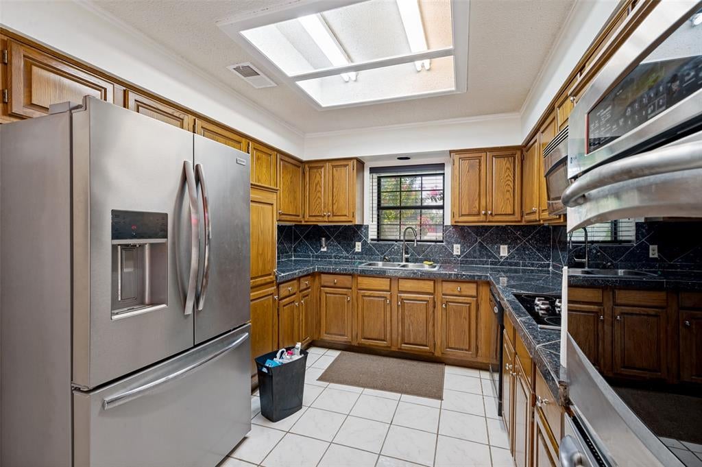 902 Kings Court
