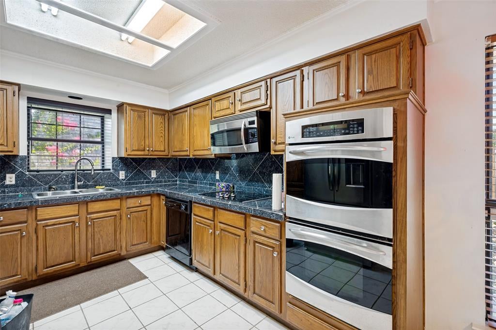 902 Kings Court