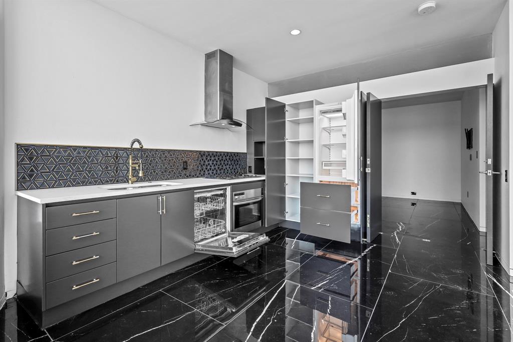 2430 Victory park 2701
