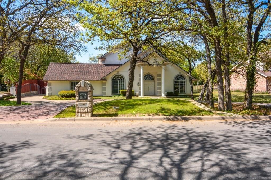 Photo of 107 Sandra Palmer Street, Stephenville, TX 76401 (MLS # 21420946)
