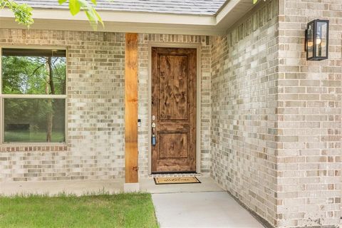 Photo of 714 E McGee Street, Sherman, TX 75090 (MLS # 21321420)