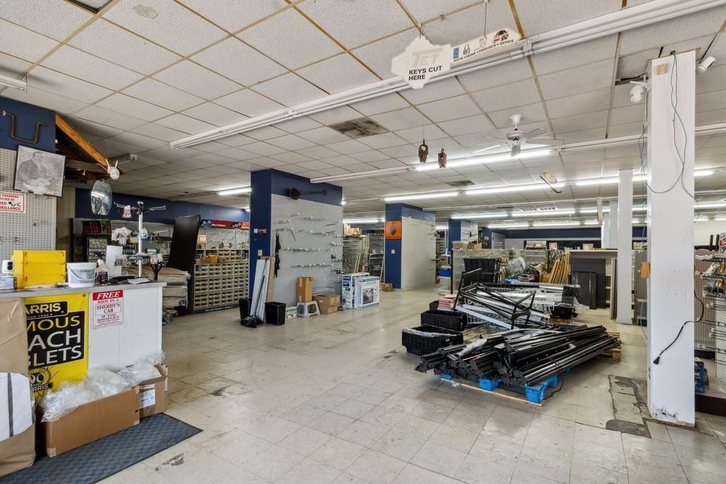 Corsicana - Commercial Sale