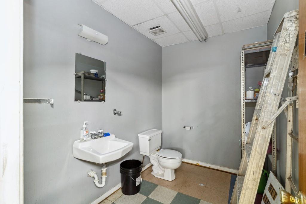 Corsicana - Commercial Sale