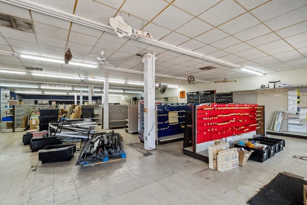 Corsicana - Commercial Sale