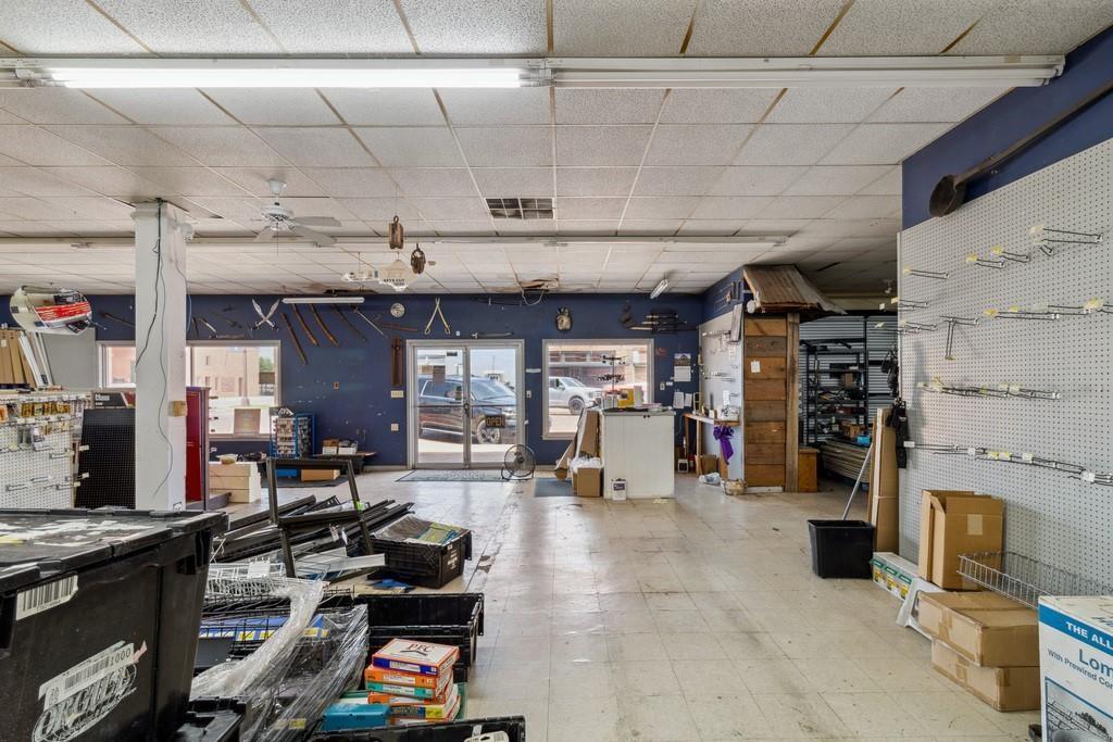Corsicana - Commercial Sale