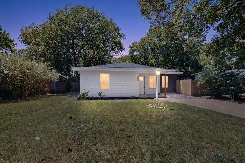 Photo of 703 Jardin Drive, Mesquite, TX 75149 (MLS # 21342946)