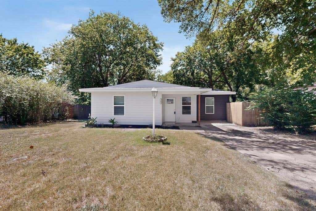 Photo of 703 Jardin Drive, Mesquite, TX 75149 (MLS # 21342946)