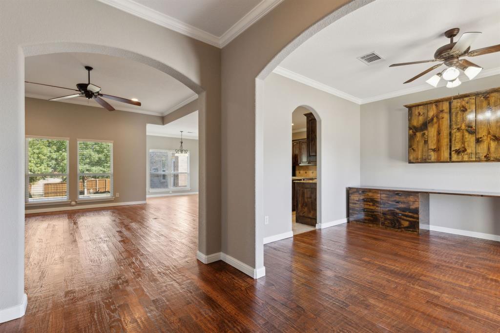3213 Lakeway Drive