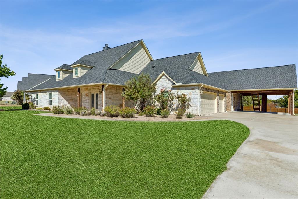 3213 Lakeway Drive
