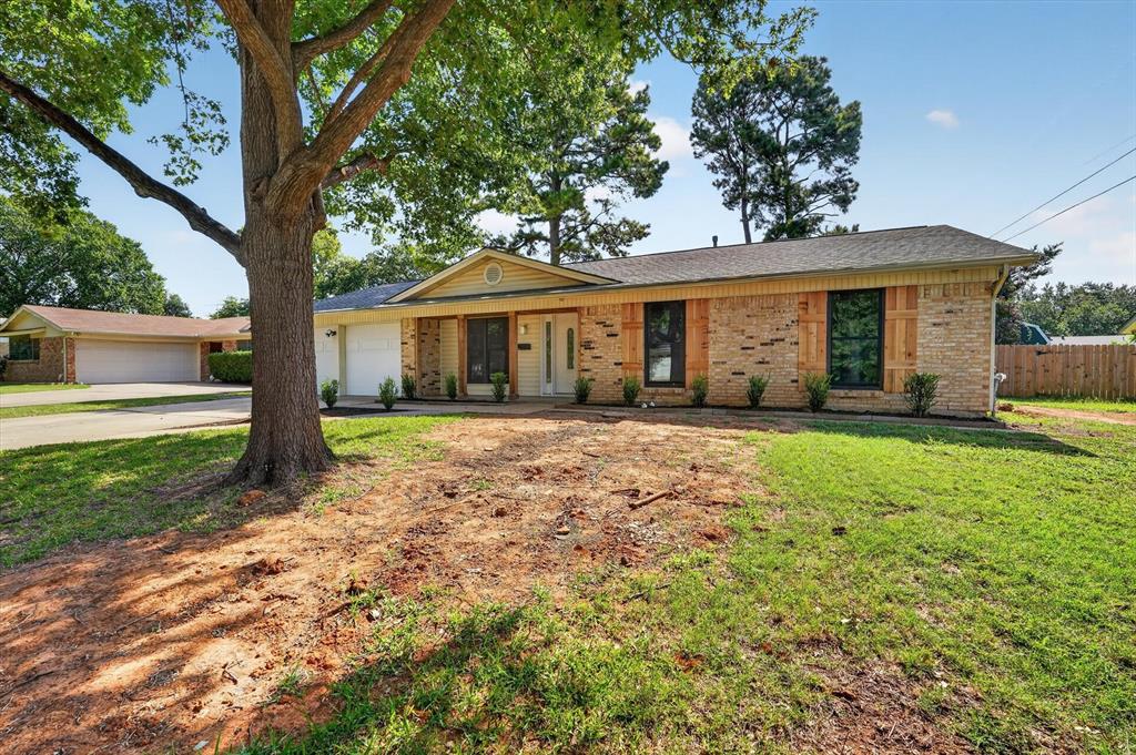 412 Apple Blossom Lane