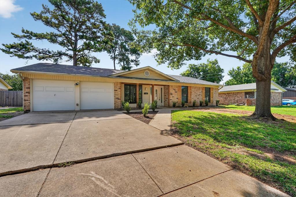 412 Apple Blossom Lane