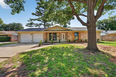 Photo of 412 Apple Blossom Lane, Hurst, TX 76053 (MLS # 21340029)