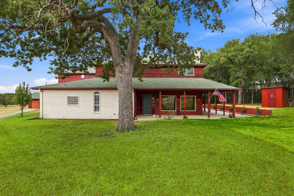 4025 Lake Oaks Circle