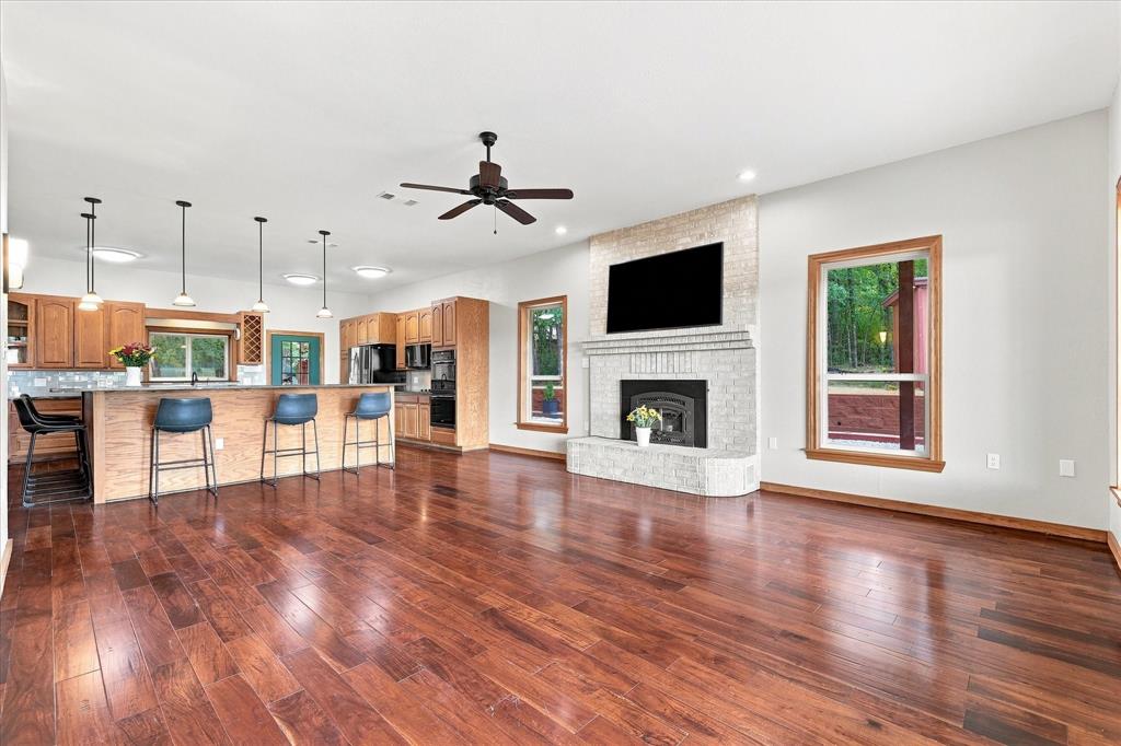 4025 Lake Oaks Circle