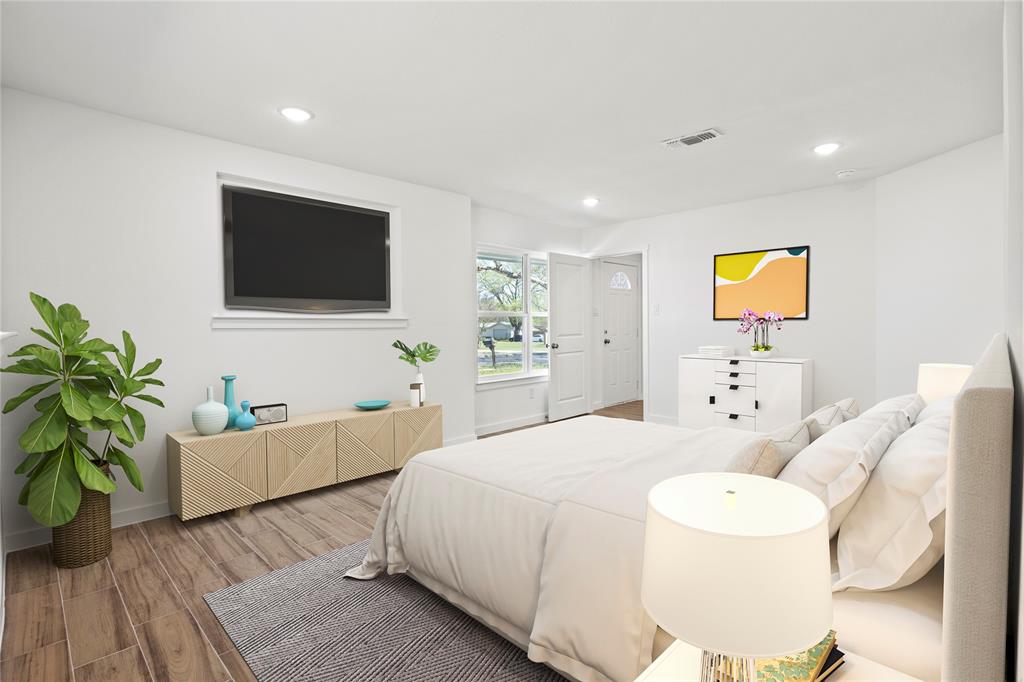 1718 E Lovers Lane