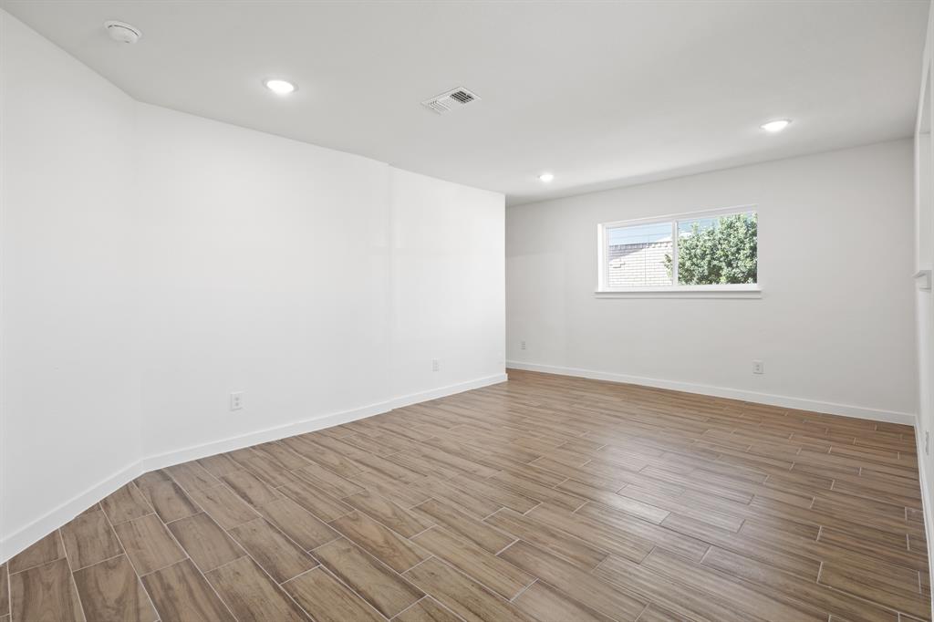 1718 E Lovers Lane